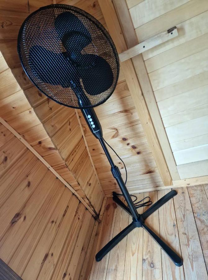 Hobiti Chatka Lipno Černá v Pošumaví 外观 照片