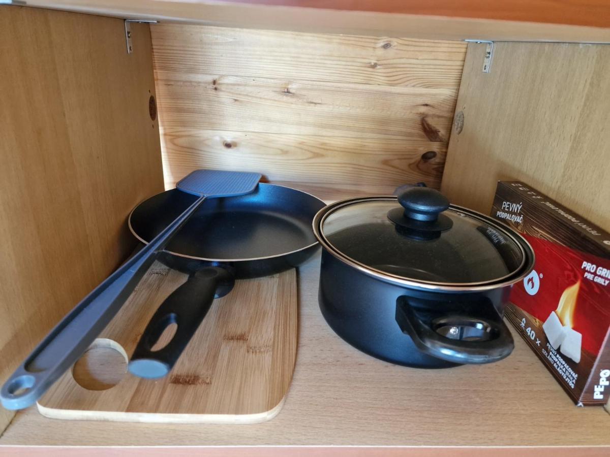 Hobiti Chatka Lipno Černá v Pošumaví 外观 照片