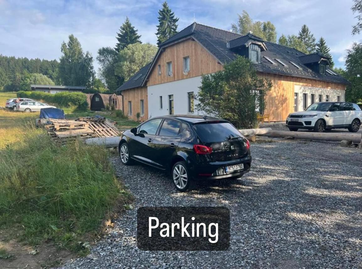 Hobiti Chatka Lipno Černá v Pošumaví 外观 照片
